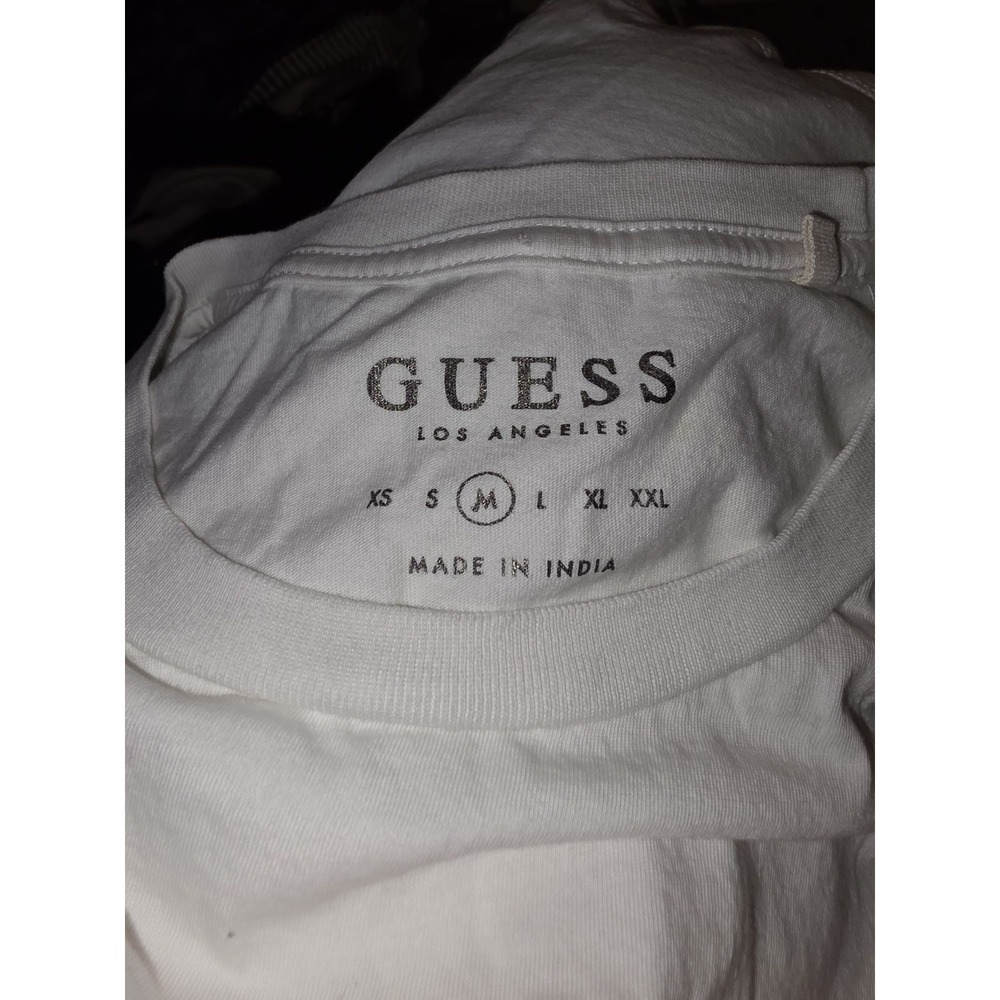 Womens Guess T-Shirt Size M. 20" PTP, 27" Long. White And Pink. Casual, Leasure, - Picture 4 of 4